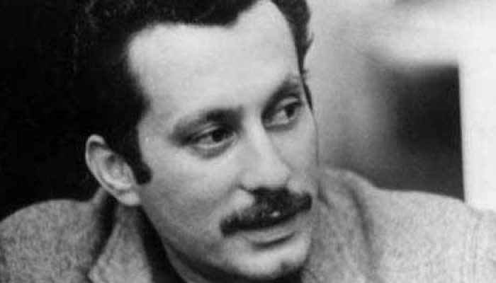 العدو قد يرغمني على الهزيمة ولكنه لن يرغمني على الضحك!