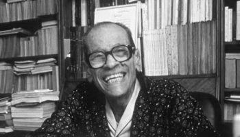 علاقتى بالنص تنتهي به لحظة أن أسلًمه إلى المطبعة